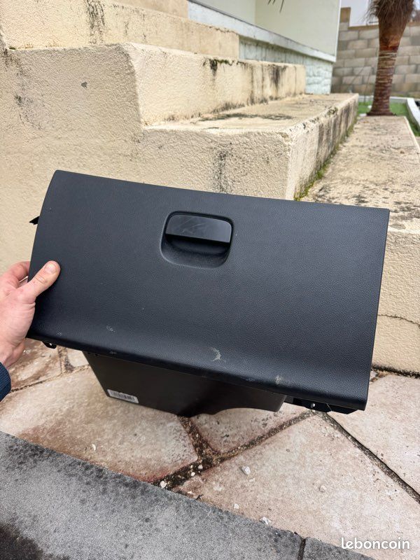 Boîte à Gants Peugeot 308 Phase 1 - Référence 9128AR D'occasion En Bon état