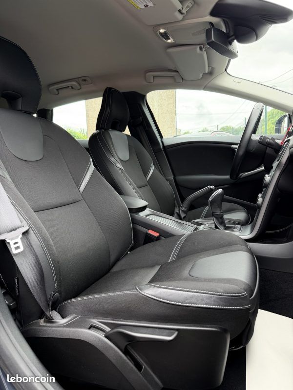 Volvo v40 ii t3 150 momentum 2013 (image 13)
