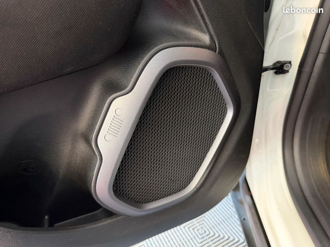 Jeep RENEGADE Longitude 1.6 CRD 120ch ~ TOIT OUVRANT ~ APPLE CARPLAY (image 20)