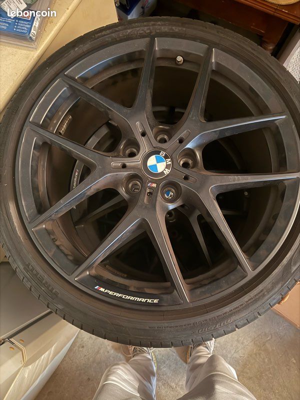 Jantes BMW M PERFORMANCE 18 pouces (image 1)