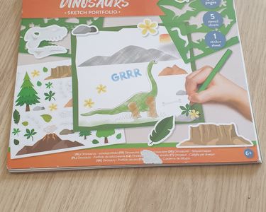Spécialiste en fournitures scolaires, bricolage et loisirs éducatifs. Pochoirs