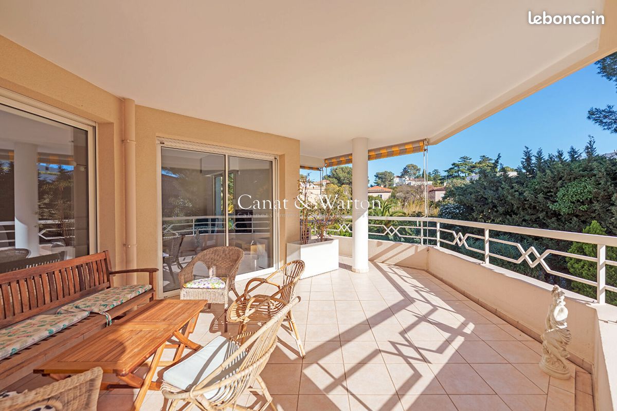 Appartement 4 pièces 156 m² · à Saint-Raphaël · 156 m² · 1 050 000 €