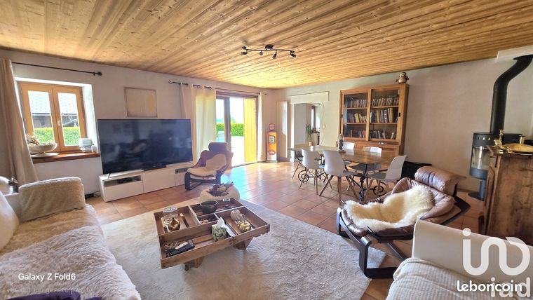 Propriété 6 pièces 183 m²