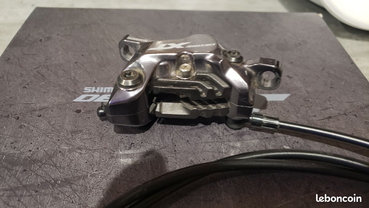 Etrier de Frein à Disque XT SHIMANO Arrière pistons BR