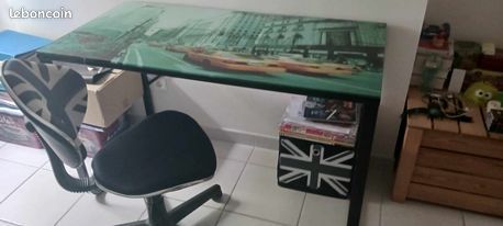 Bureau (image 1)