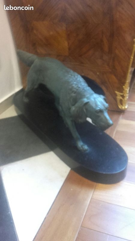 Statue (image 1)