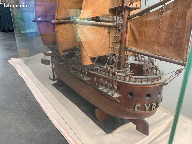 Maquette de bateau en bois (image 3)