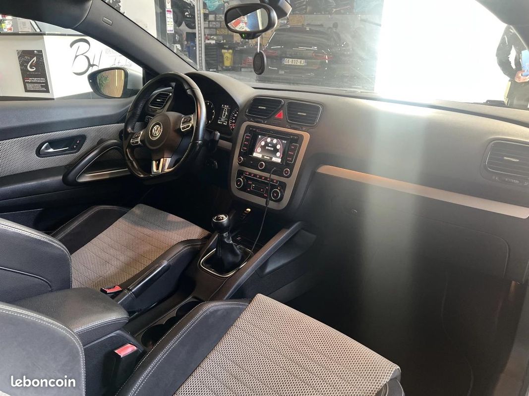 Volkswagen Scirocco 1.4 TSI 120cv (image 12)