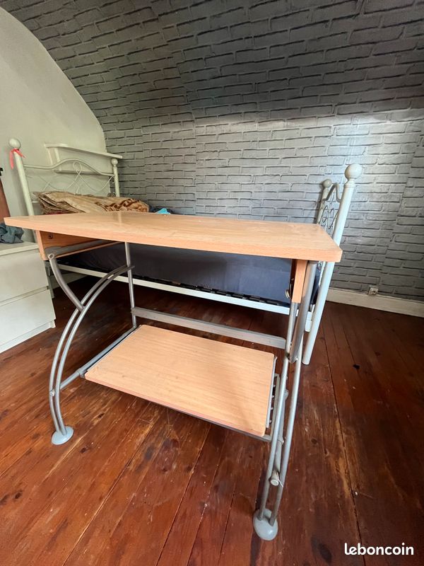 Bureau étudiant (image 1)