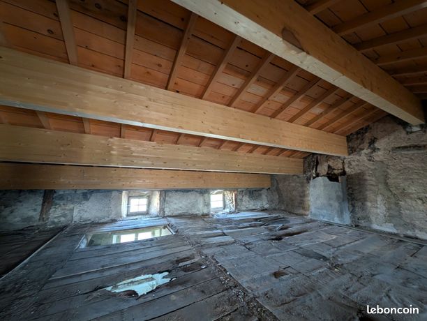 Immeuble 199 m² Saint-André-de-Chalencon