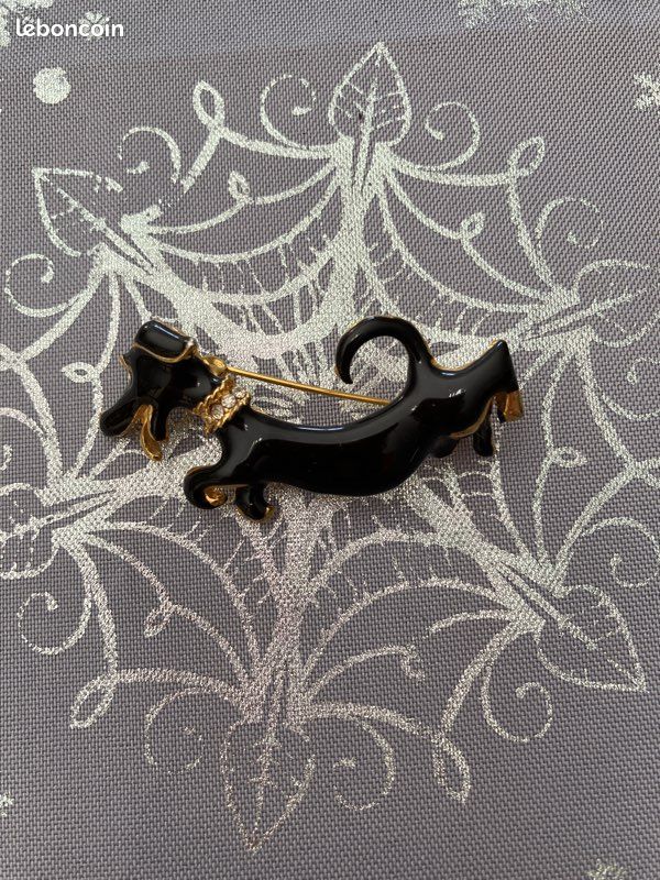 Petite BROCHE vintage doré animal biche? superbe ! 4,6cm état