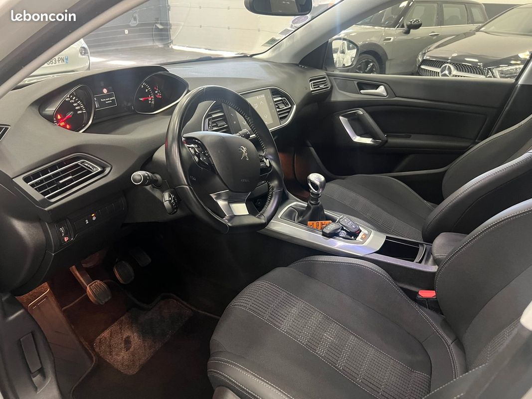 Peugeot 308 1.2 ptec 110 CV S&S ACTIVE BUSINESS / Financement possible (image 7)