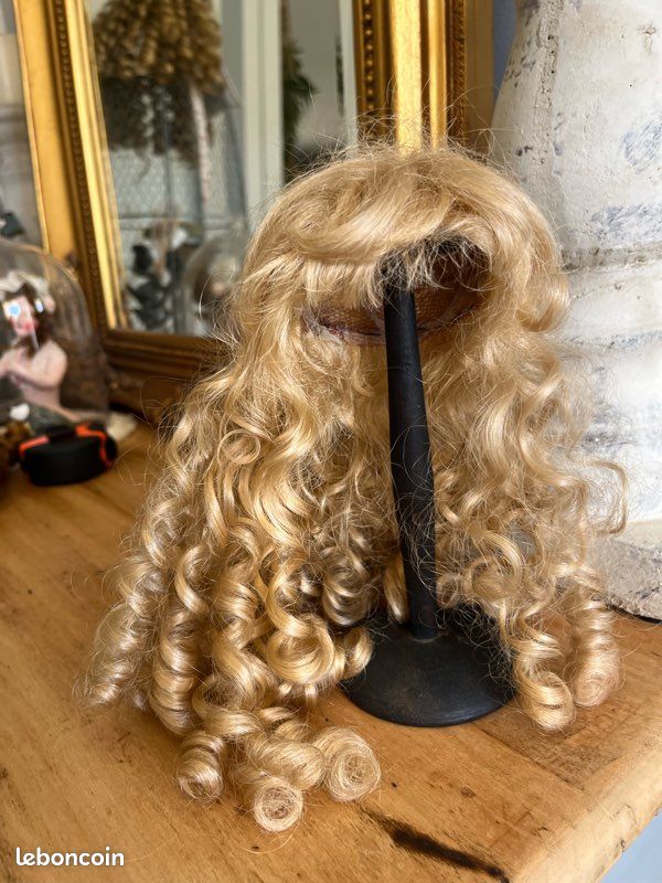 Poupée ancienne blonde - France