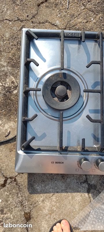 Plaque de cuisson gaz Bosch 3 feux – À vendre en l'état (image 3)