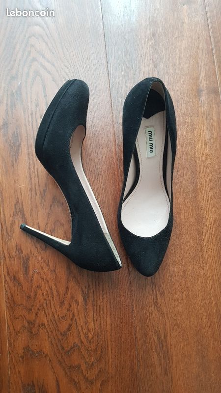 Escarpins noirs en daim Miu Miu (image 3)