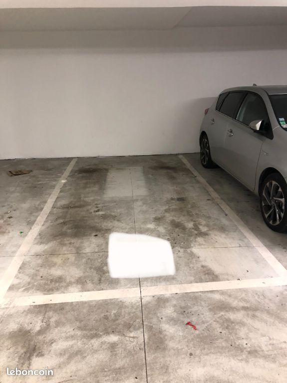 Parking/box IVRY SUR SEINE · à Ivry-sur-Seine · 95 €/mois