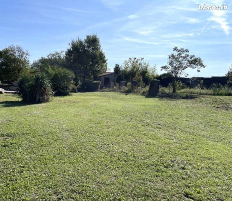 Terrain agricole · à Saint-Loubès · 45 000 €