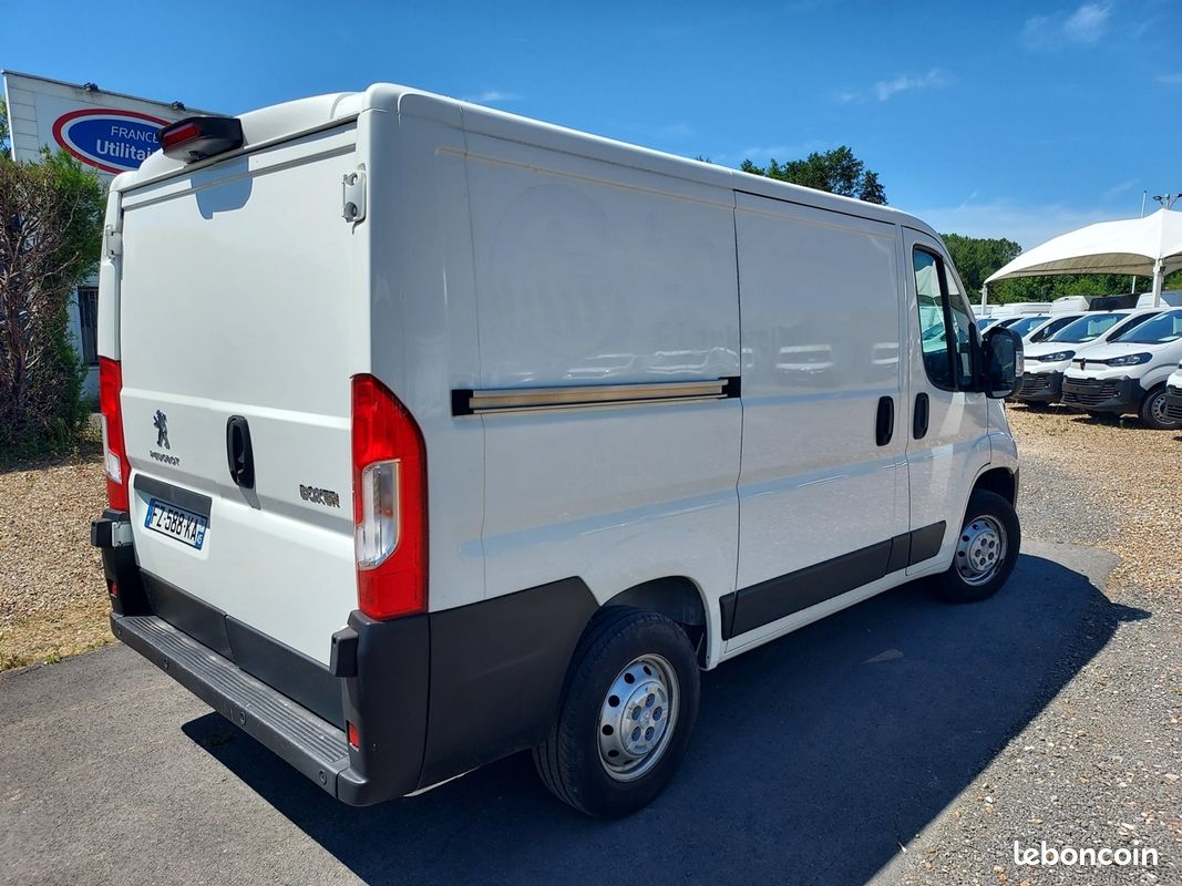 Peugeot BOXER FG 333 L1H1 2.2 BLUEHDI S&S 140CH ASPHALT (image 9)