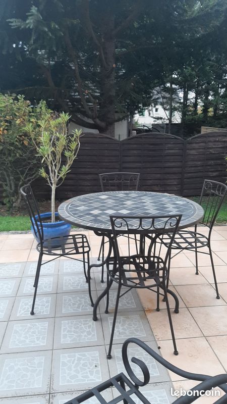 Table fer forgé et verre avec 4 chaises | Selency