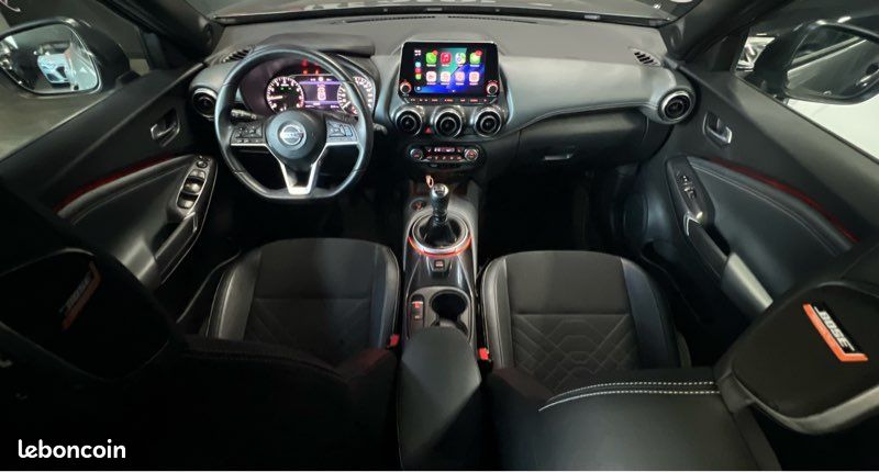 NISSAN JUKE TEKNA 1.0 DIG-T 12v 117ch•Pack Black•Caméra 360°•Radars AV/AR•Feux Full LED•Sièges Sport chauffants•Hifi BOSE•Lumière d’ambiance•CARPLAY (image 8)