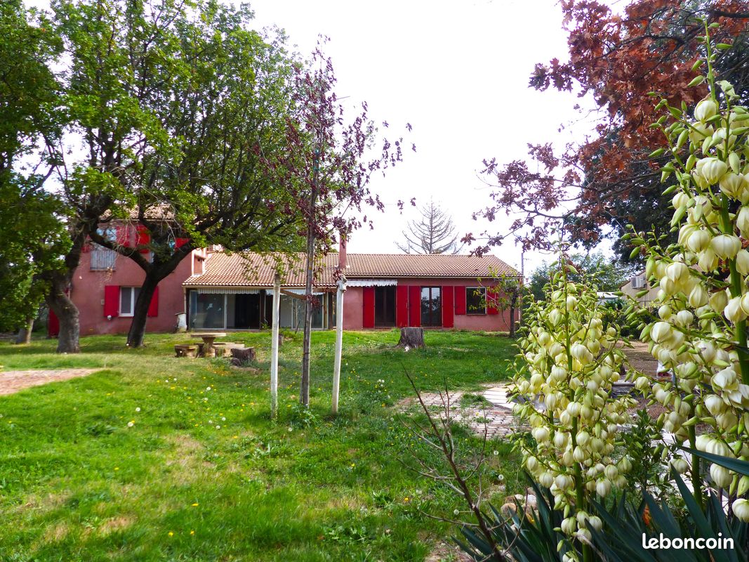 Maison 8 pièces 190 m² · à Grillon · 190 m² · 299 300 €