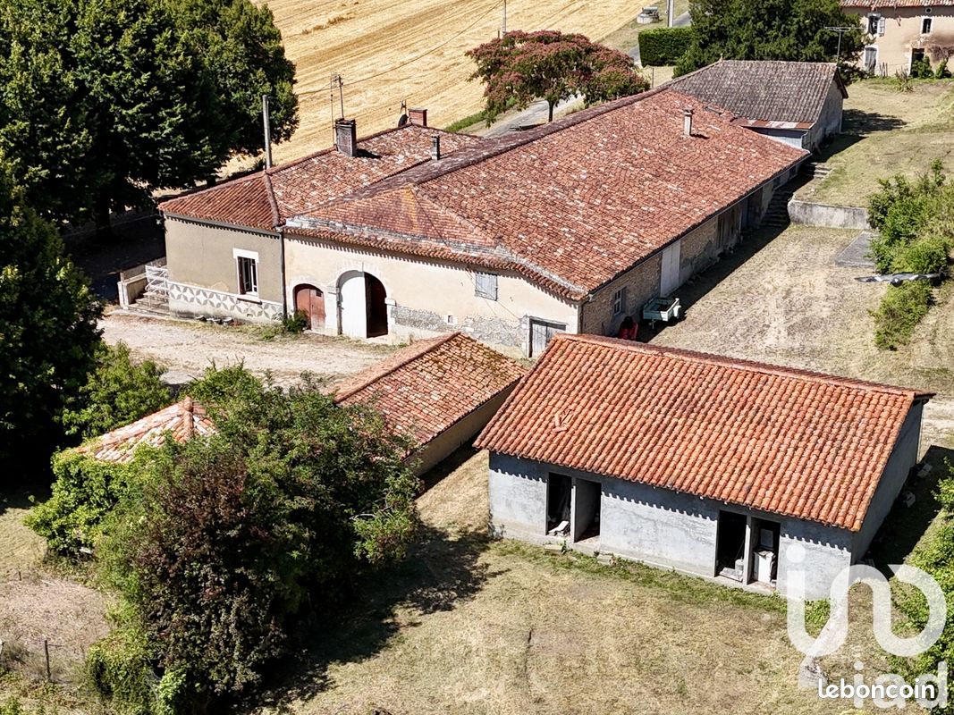 Maison 5 pièces 135 m² · à Bessac · 135 m² · 139 000 €