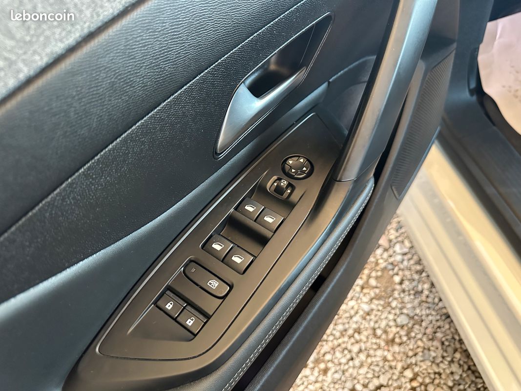 ✨ PROMO Peugeot 308 Break 1.5 BlueHDI 130ch Allure Pack Boite auto (feux leds + caméra +...) 2022 (image 6)