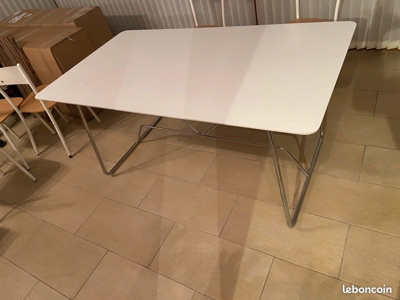 Table six personnes (image 2)