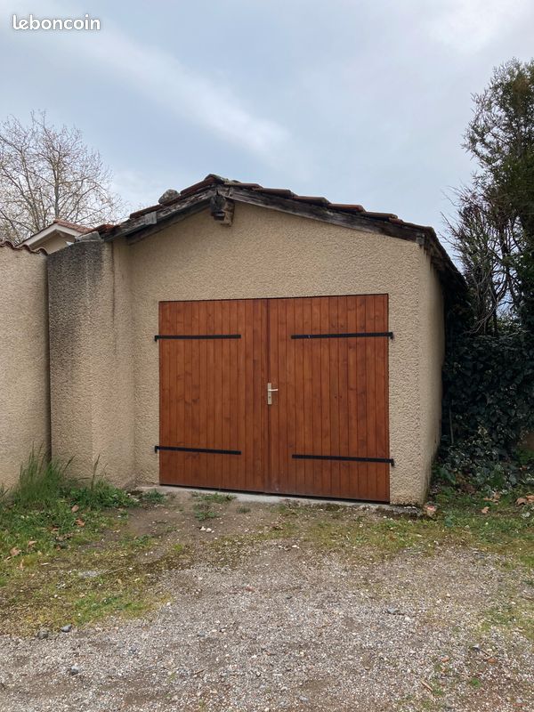 Garage · à Mornant · 95 €/mois