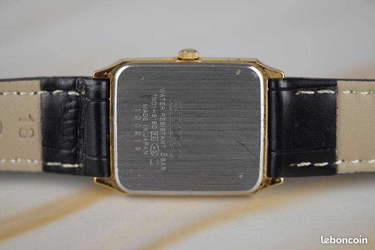 Montre Seiko Spirit L274 Vintage à Quartz - Référence 7N01-5180 JDM - Pour Pièces Ou Réparation - Non Fonctionnelle