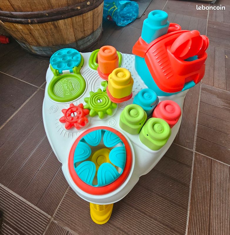 Table d'activité pour bébé
Prends très peu de place
A récupérer sur place (image 1)