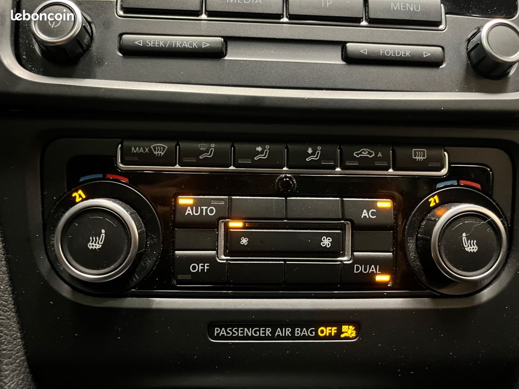 VOLKSWAGEN GOLF GTi (image 28)