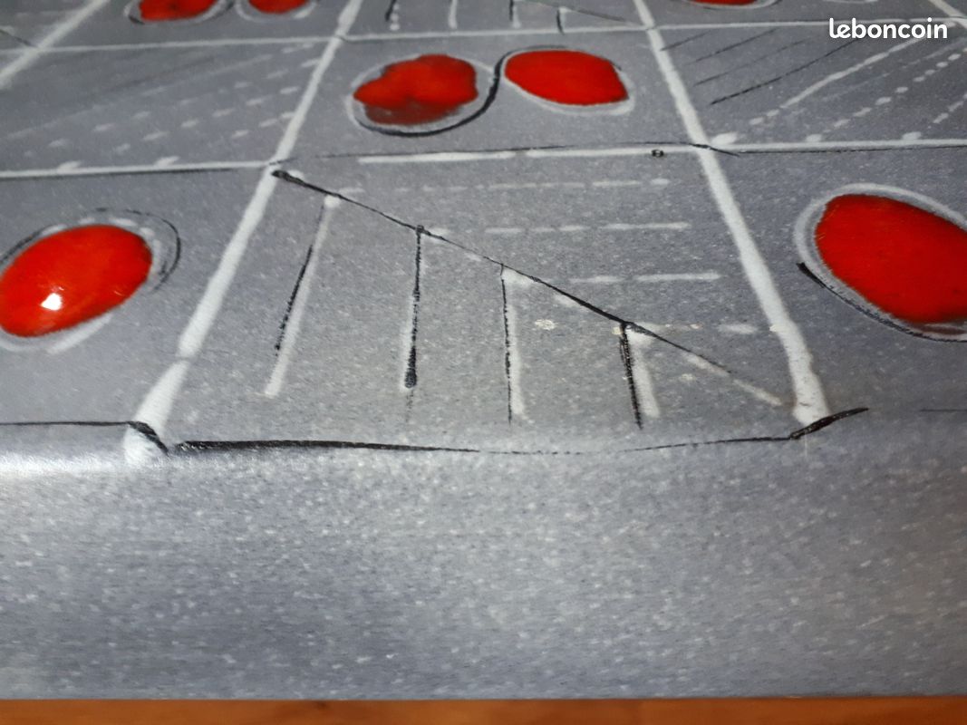 PETITE TABLE ANNEES 60 émaillée, pieds fuseau, signée JD bout de canapé ou table basse (image 4)