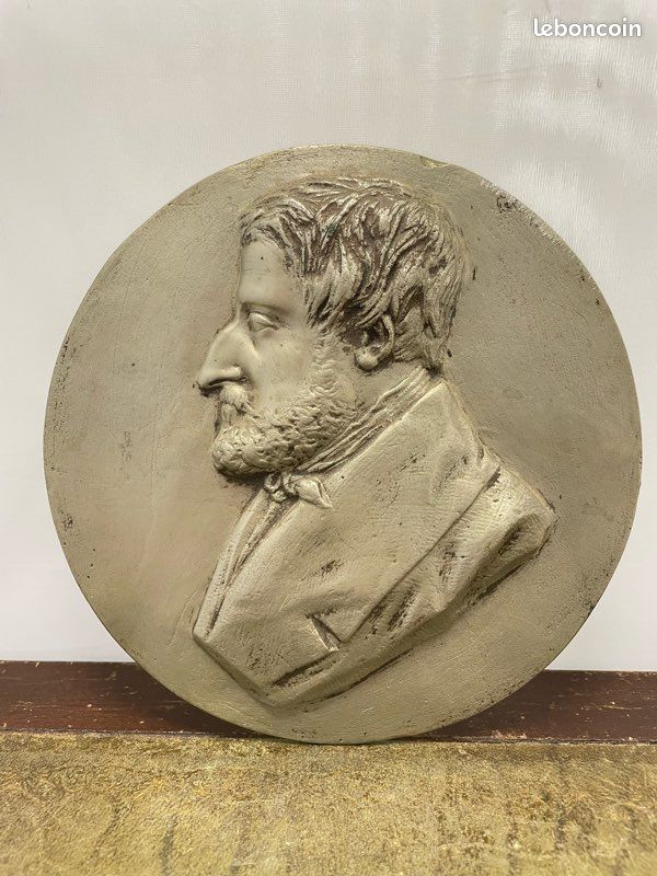 Grand médaillon bronze ancien (image 1)