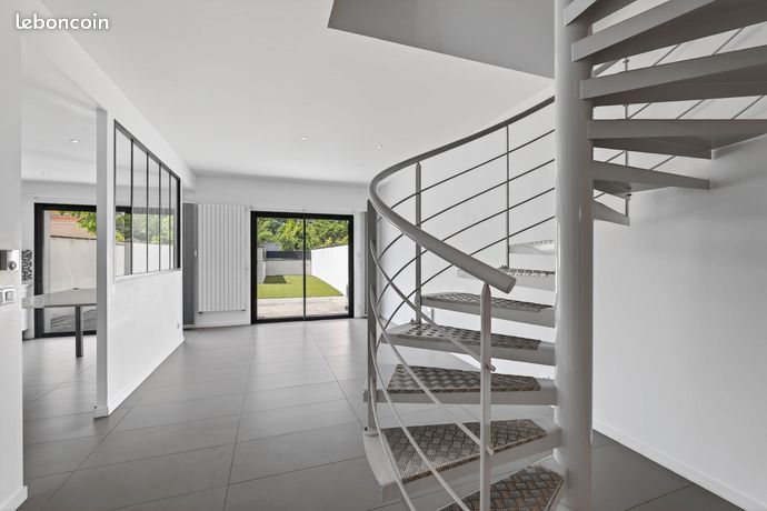 Caudéran — Maison contemporaine 139 m² DPE B / GES B — 4 ch + garage — 8