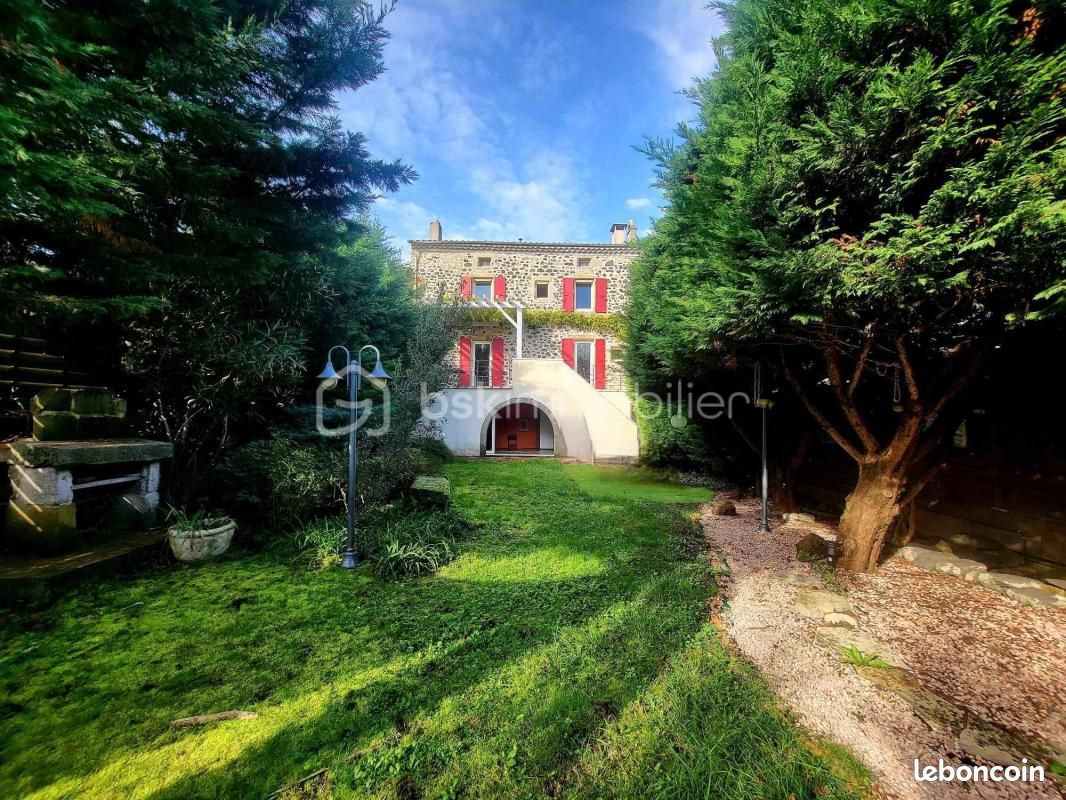 Maison 6 pièces 243 m² · à Privas · 243 m² · 320 000 €
