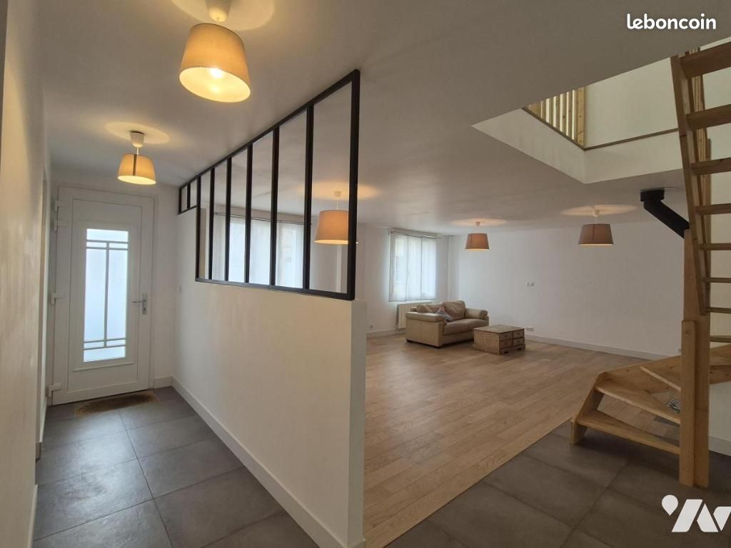 Maison 8 pièces 232 m² · à Port-Saint-Père · 232 m² · 520 400 €