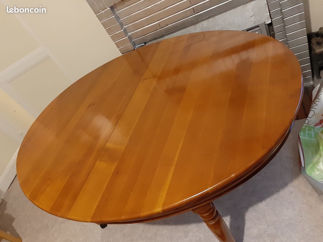 Table (image 3)