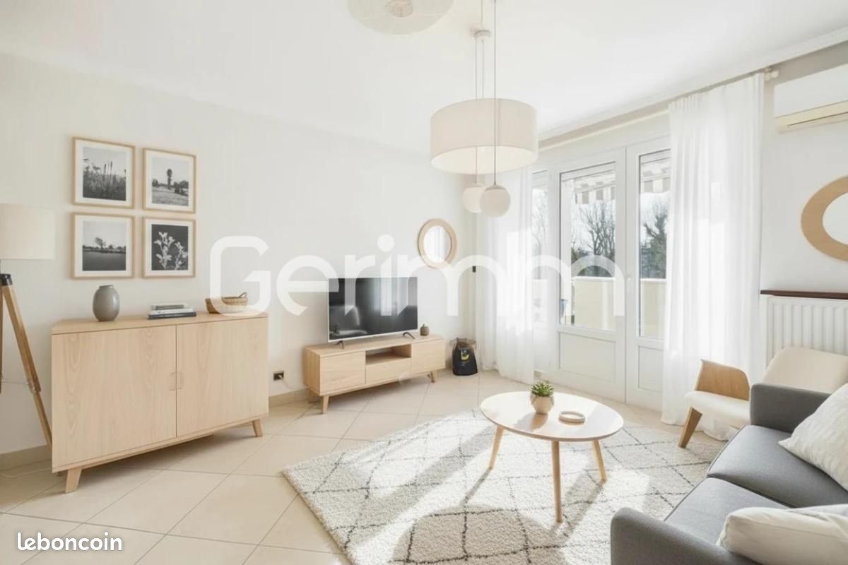 Appartement 3 pièces 75 m² · à Meylan · 75 m² · 215 000 €