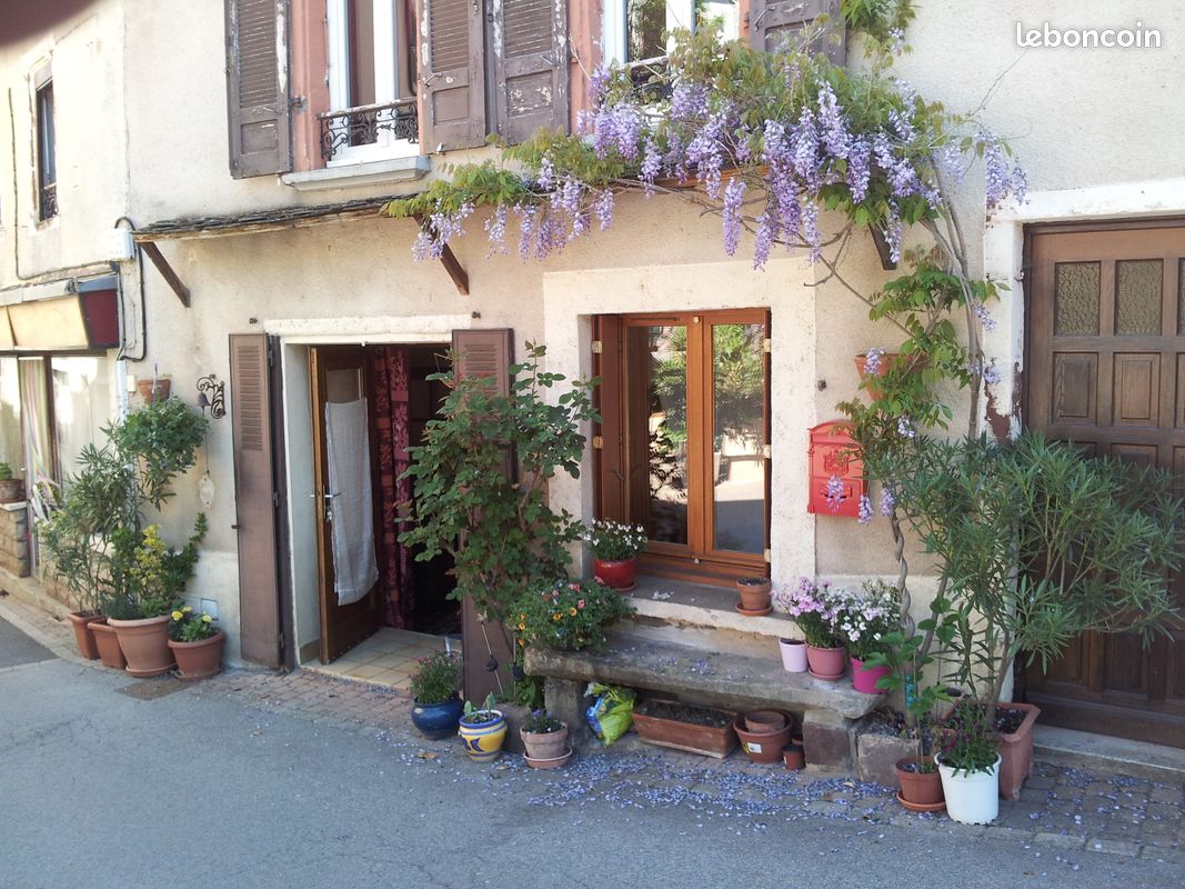 Maison 5 pièces 100 m² · à Saint-Laurent-d'Olt · 100 m² · 55 000 €