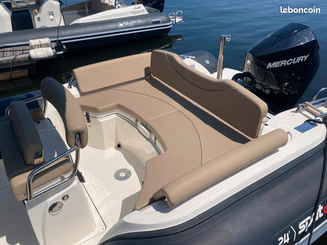 BWA 24 GTO EN PARFAIT ETAT + MERCURY 225cv V6 - 13 PERS. - TRANSPORTABLE (image 8)