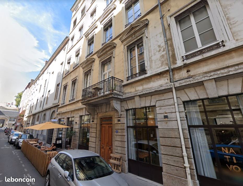 Parking/box LYON · 144 €