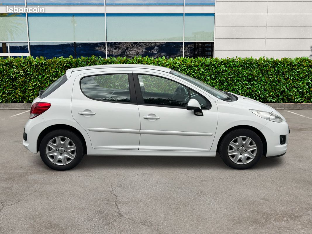 Peugeot 207 FAIBLE KILOMETRAGE CERTIFIER (image 5)