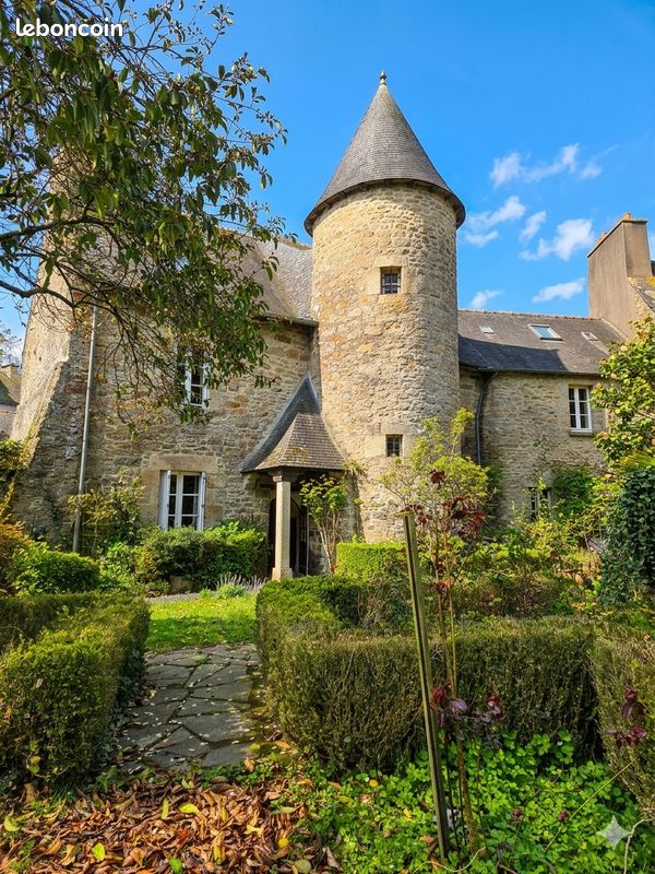Maison 6 pièces 242 m² · à Quintin · 242 m² · 444 500 €