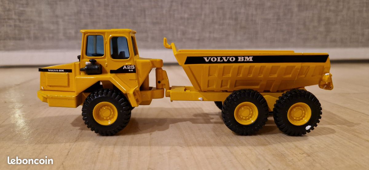 JOAL-Tombereau articulé avec benne basculante VOLVO A35 C, neuf boite