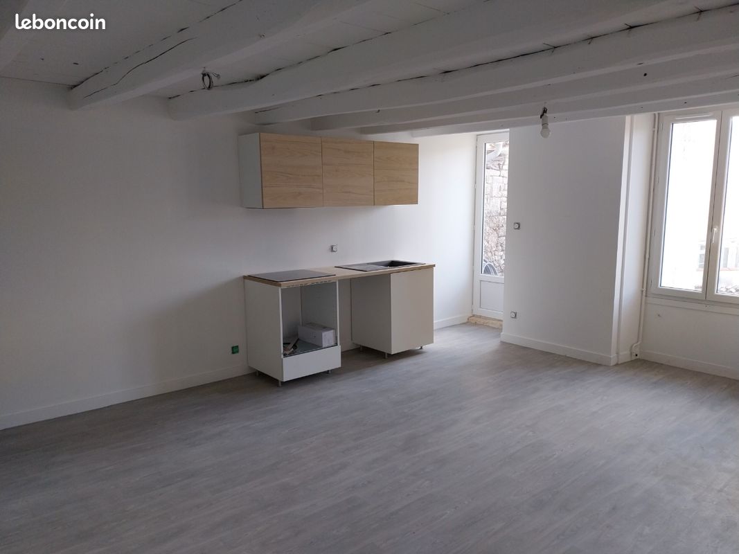 Appartement 2 pièces 44 m² · à Brioux-sur-Boutonne · 44 m² · 480 €