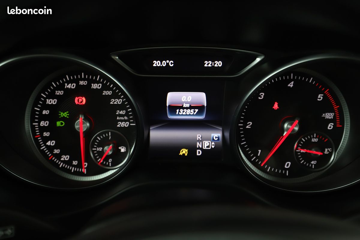 Mercedes-Benz GLA 200 d Inspiration 7G-DCT 136 ch (image 20)