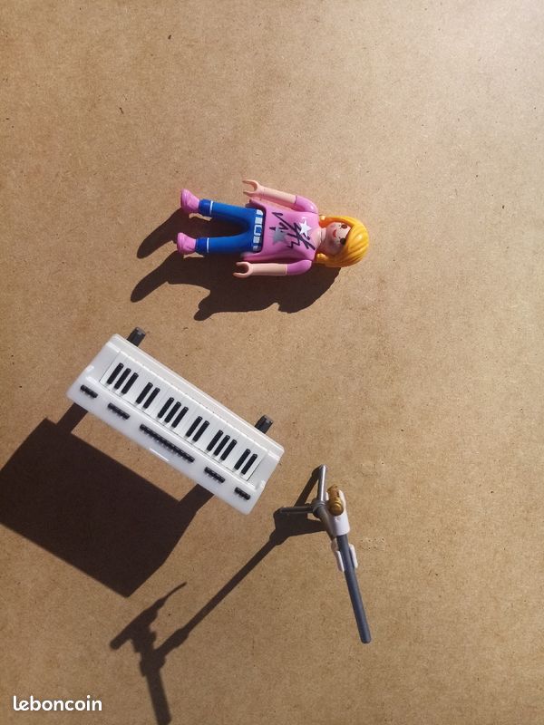 Playmobile chanteuse piano 9095 (image 2)