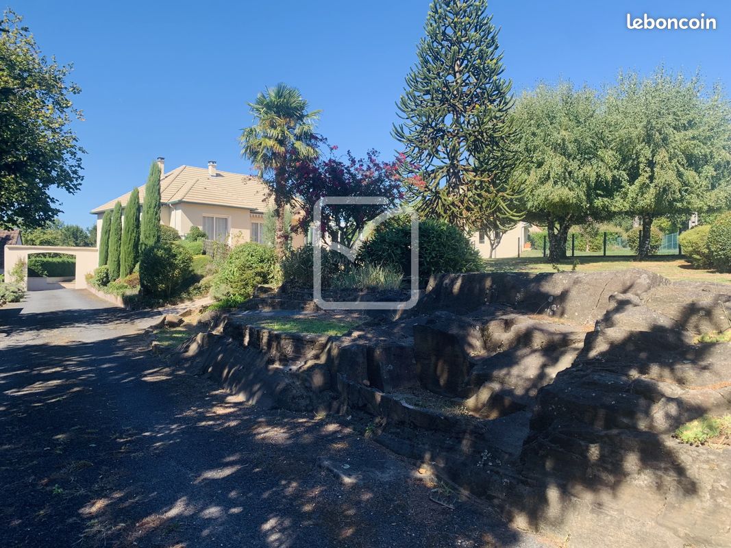 Maison 7 pièces 159 m² · à Donzenac · 159 m² · 339 000 €