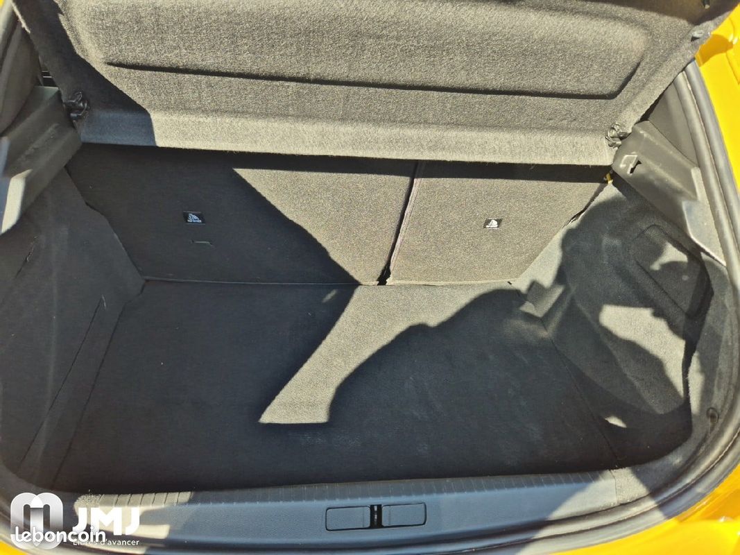 PEUGEOT 208 PureTech 100 S&S BVM6 GT (image 10)